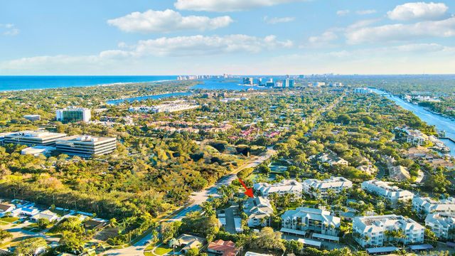 122 Bay Colony Drive N, Juno Beach, FL 33408