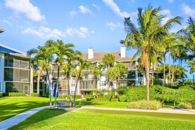 122 Bay Colony Drive N, Juno Beach, FL 33408