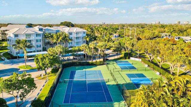 122 Bay Colony Drive N, Juno Beach, FL 33408