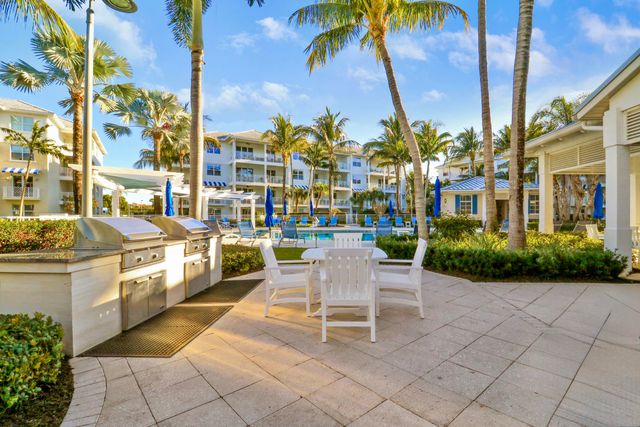 122 Bay Colony Drive N, Juno Beach, FL 33408