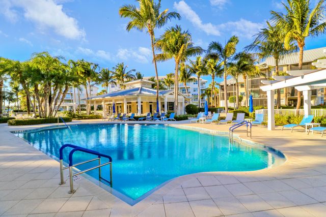 122 Bay Colony Drive N, Juno Beach, FL 33408