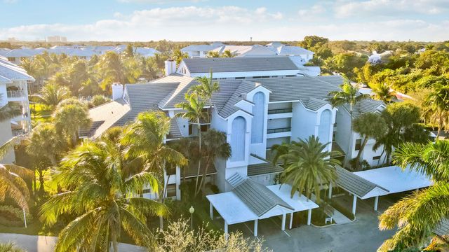 122 Bay Colony Drive N, Juno Beach, FL 33408