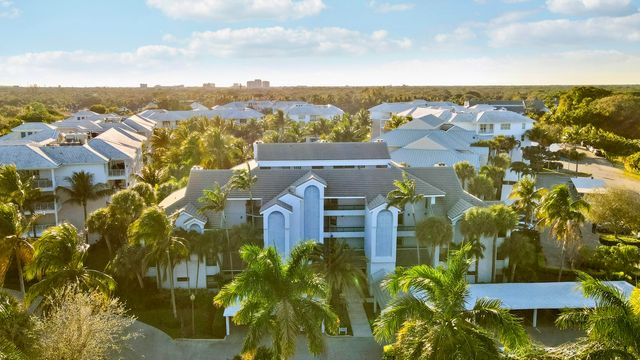 122 Bay Colony Drive N, Juno Beach, FL 33408