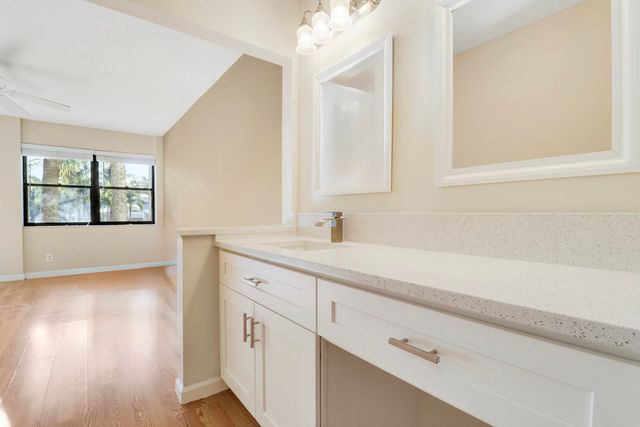 122 Bay Colony Drive N, Juno Beach, FL 33408