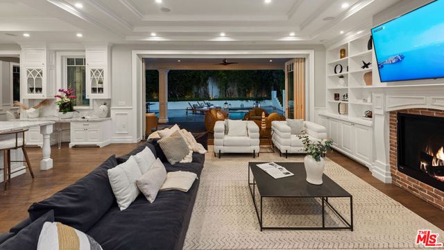 1836 Laurel Canyon Boulevard, Los Angeles, CA 90046