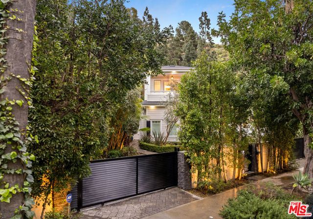 1836 Laurel Canyon Boulevard, Los Angeles, CA 90046