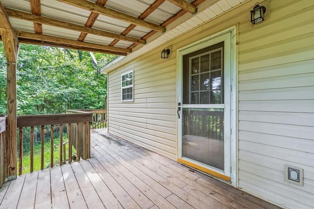 1899 Arrowhead Dr, Monterey, TN 38574