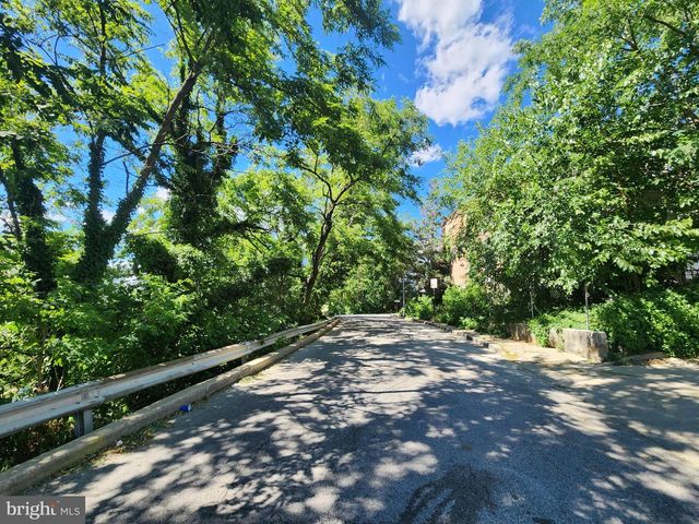 933 N FRANKLINTOWN RD, Baltimore, MD 21216