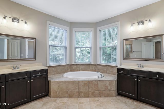 513 Morning Oaks Drive, Holly Springs, NC 27540