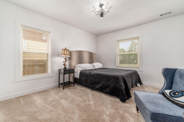 1034 E 19th Avenue, Columbus, OH 43211