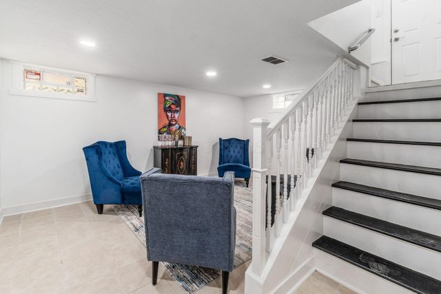 1034 E 19th Avenue, Columbus, OH 43211