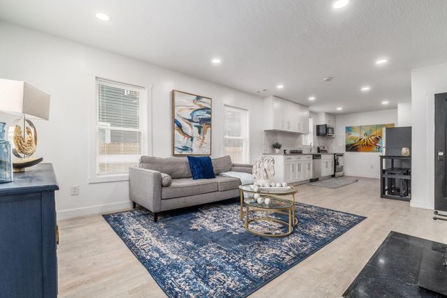 1034 E 19th Avenue, Columbus, OH 43211