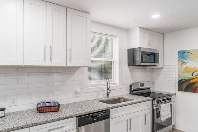 1034 E 19th Avenue, Columbus, OH 43211