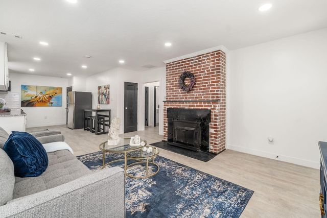 1034 E 19th Avenue, Columbus, OH 43211