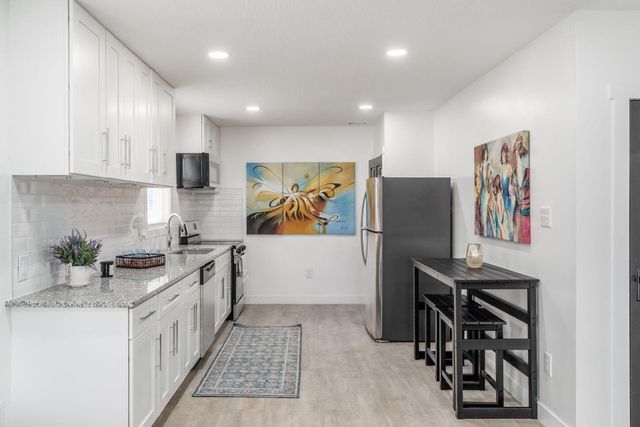 1034 E 19th Avenue, Columbus, OH 43211