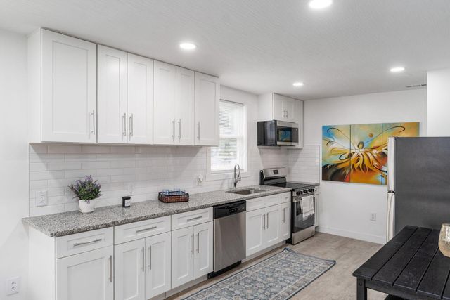 1034 E 19th Avenue, Columbus, OH 43211