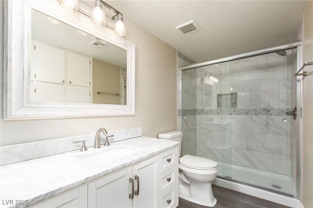 8101 West Flamingo Road 1024, Las Vegas, NV 89147