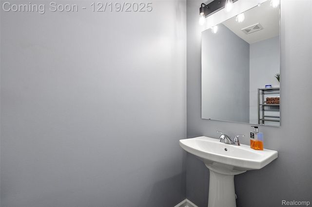 51336 Times Square Drive, Shelby Charter Township, MI 48315