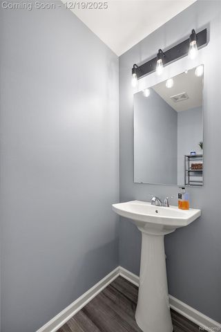 51336 Times Square Drive, Shelby Charter Township, MI 48315