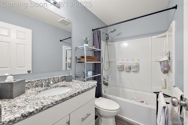 51336 Times Square Drive, Shelby Charter Township, MI 48315