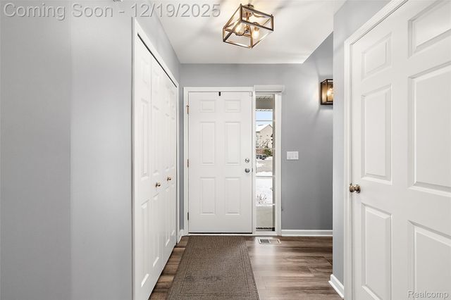 51336 Times Square Drive, Shelby Charter Township, MI 48315