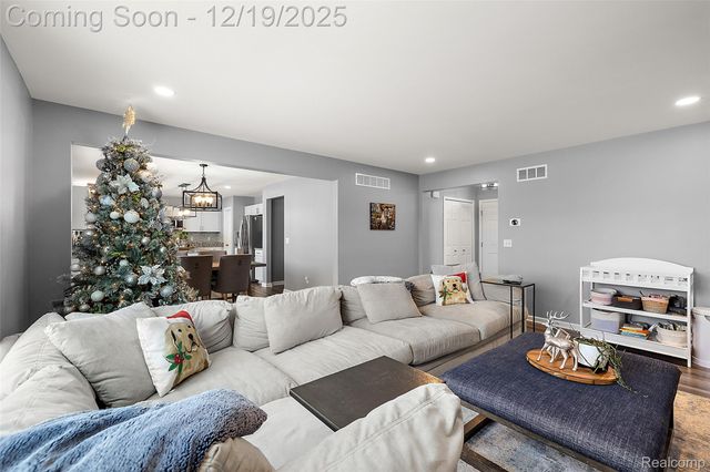 51336 Times Square Drive, Shelby Charter Township, MI 48315