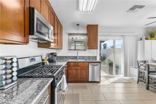 651 W King, Banning, CA 92220