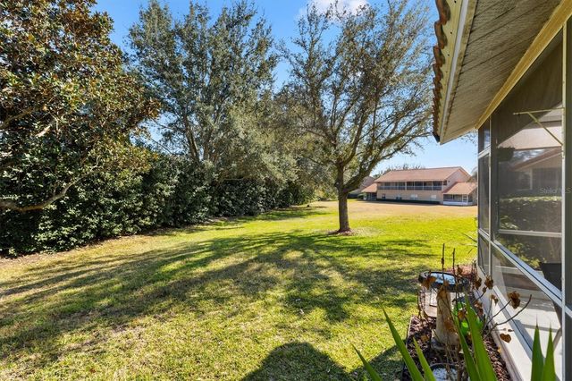 5415 ADMIRAL WAY H5-102, Oxford, FL 34484