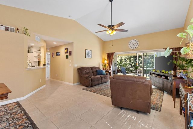 5415 ADMIRAL WAY H5-102, Oxford, FL 34484