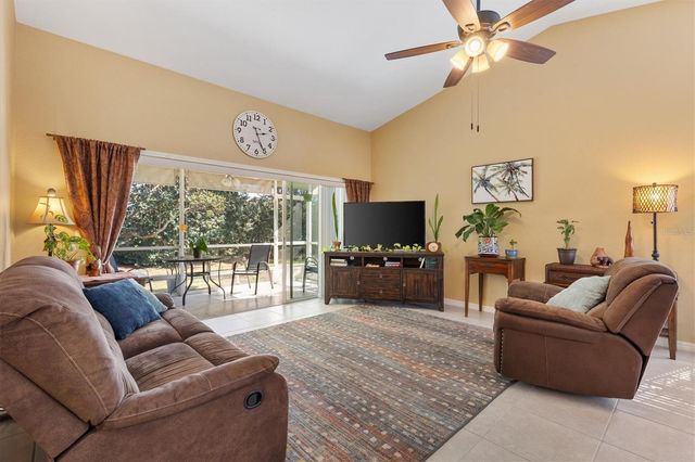 5415 ADMIRAL WAY H5-102, Oxford, FL 34484