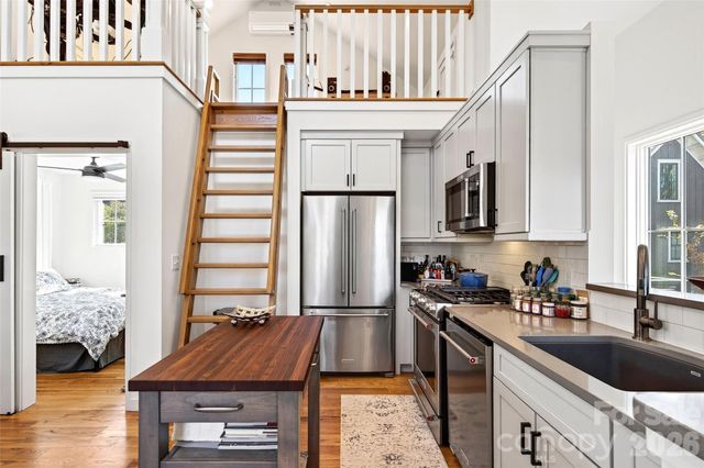 9 Fay Jones Lane, Black Mountain, NC 28711