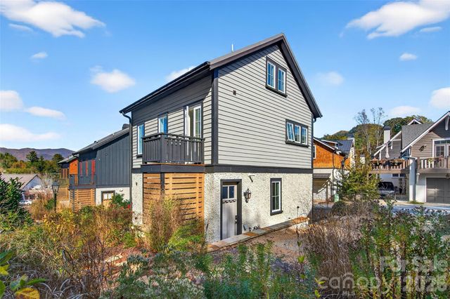 9 Fay Jones Lane, Black Mountain, NC 28711