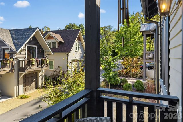 9 Fay Jones Lane, Black Mountain, NC 28711