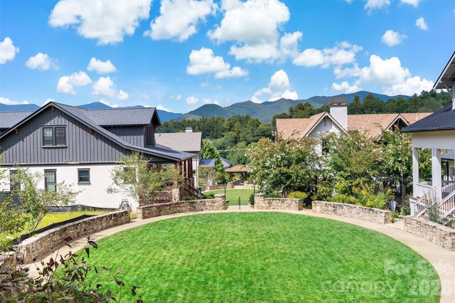 9 Fay Jones Lane, Black Mountain, NC 28711