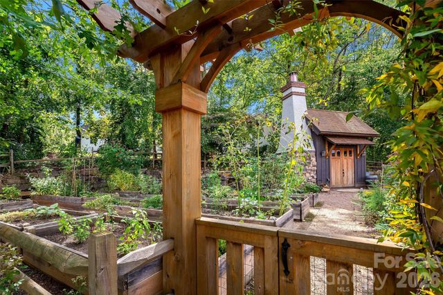 9 Fay Jones Lane, Black Mountain, NC 28711