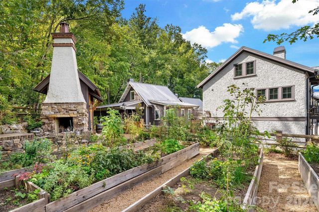 9 Fay Jones Lane, Black Mountain, NC 28711