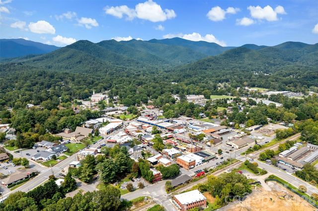 9 Fay Jones Lane, Black Mountain, NC 28711