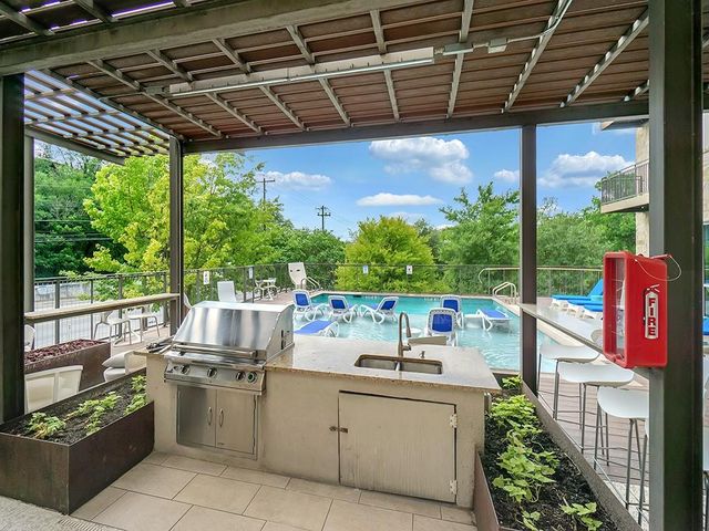 1900 Barton Springs RD 4013, Austin, TX 78704