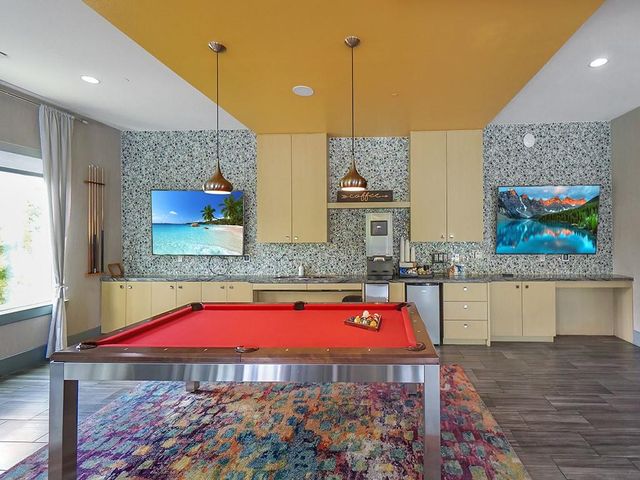 1900 Barton Springs RD 4013, Austin, TX 78704