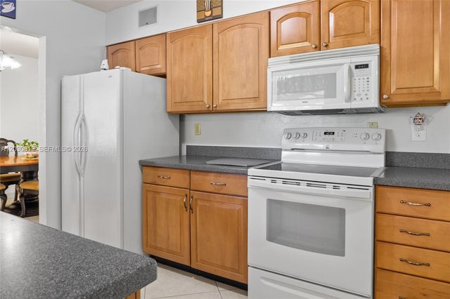 7617 NW 66th Ter, Tamarac, FL 33321