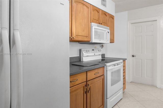 7617 NW 66th Ter, Tamarac, FL 33321