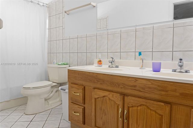7617 NW 66th Ter, Tamarac, FL 33321