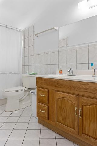 7617 NW 66th Ter, Tamarac, FL 33321