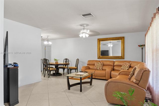 7617 NW 66th Ter, Tamarac, FL 33321