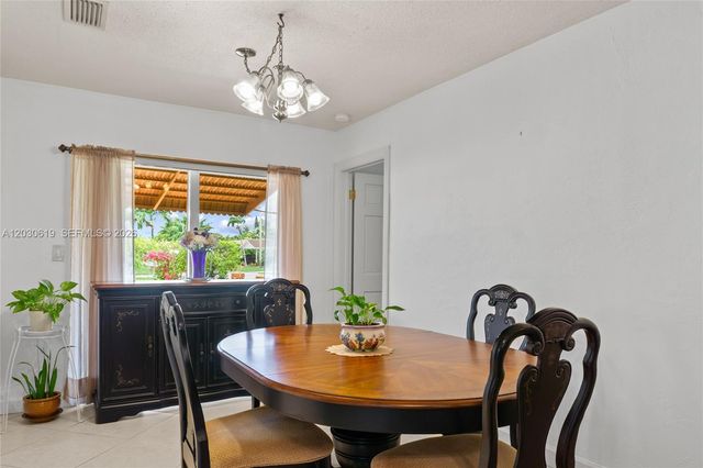 7617 NW 66th Ter, Tamarac, FL 33321