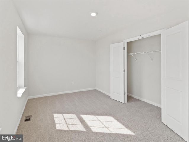 397 GATEHOUSE PL, Charles Town, WV 25414