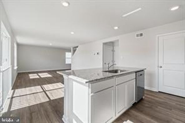 397 GATEHOUSE PL, Charles Town, WV 25414