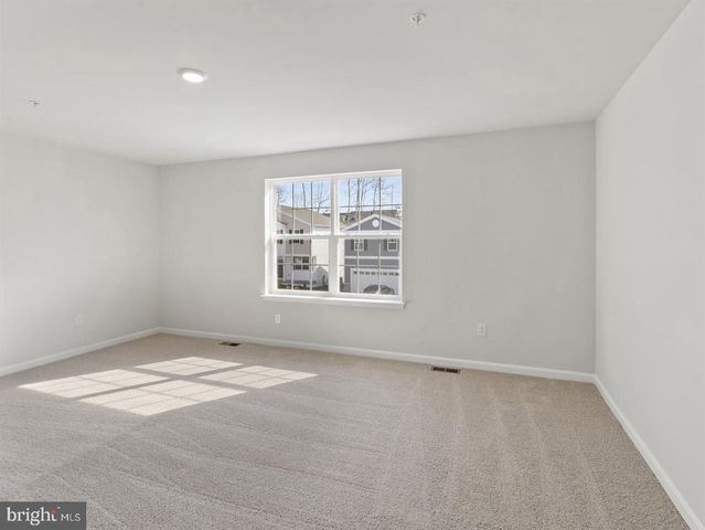 397 GATEHOUSE PL, Charles Town, WV 25414