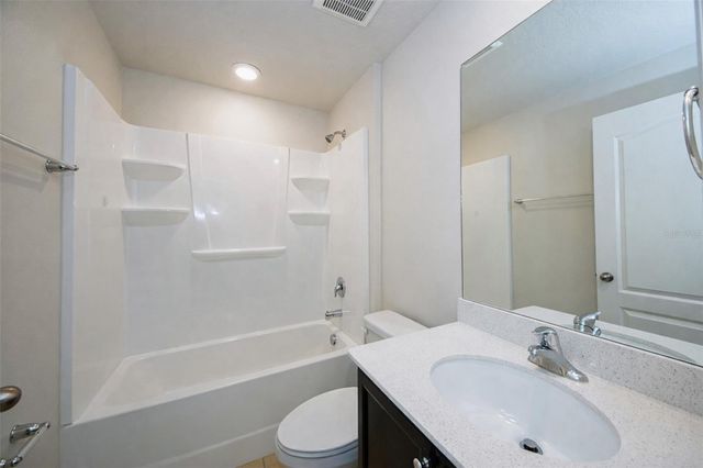 1617 ORNE STREET, Mascotte, FL 34753