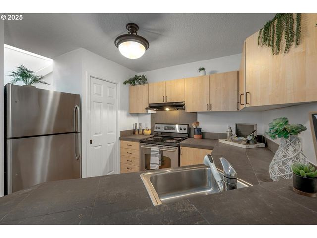 1535 Sw CLAY St 238, Portland, OR 97201